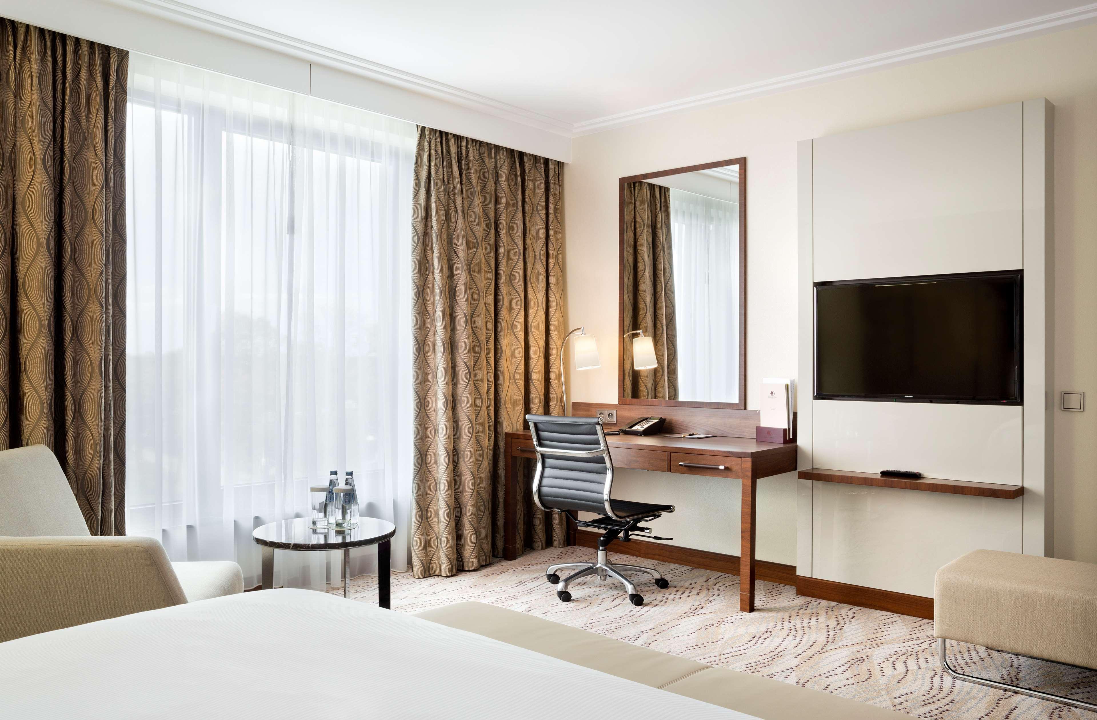 Doubletree By Hilton & Conference Centre Hotell