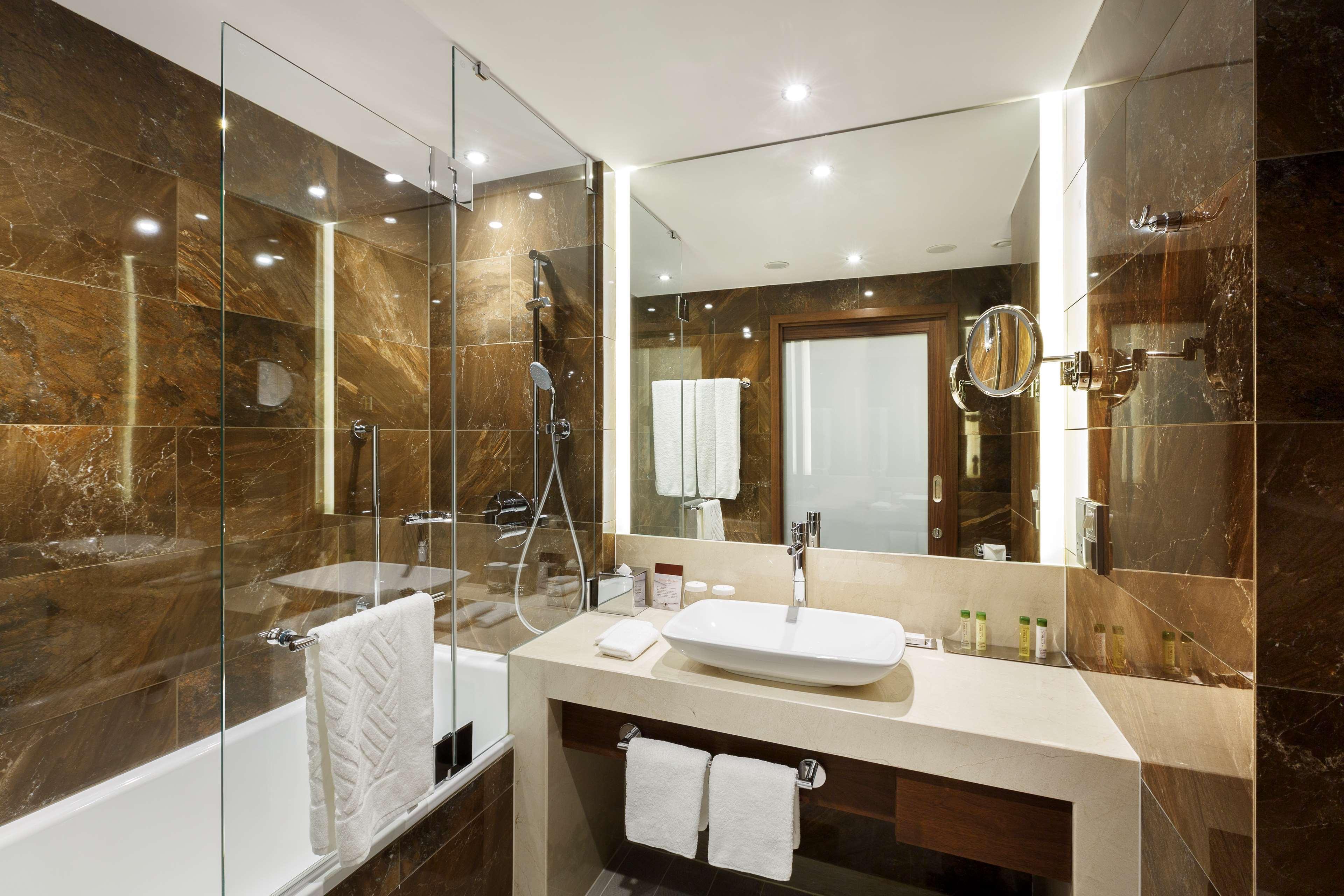 Hotell Doubletree By Hilton & Conference Centre