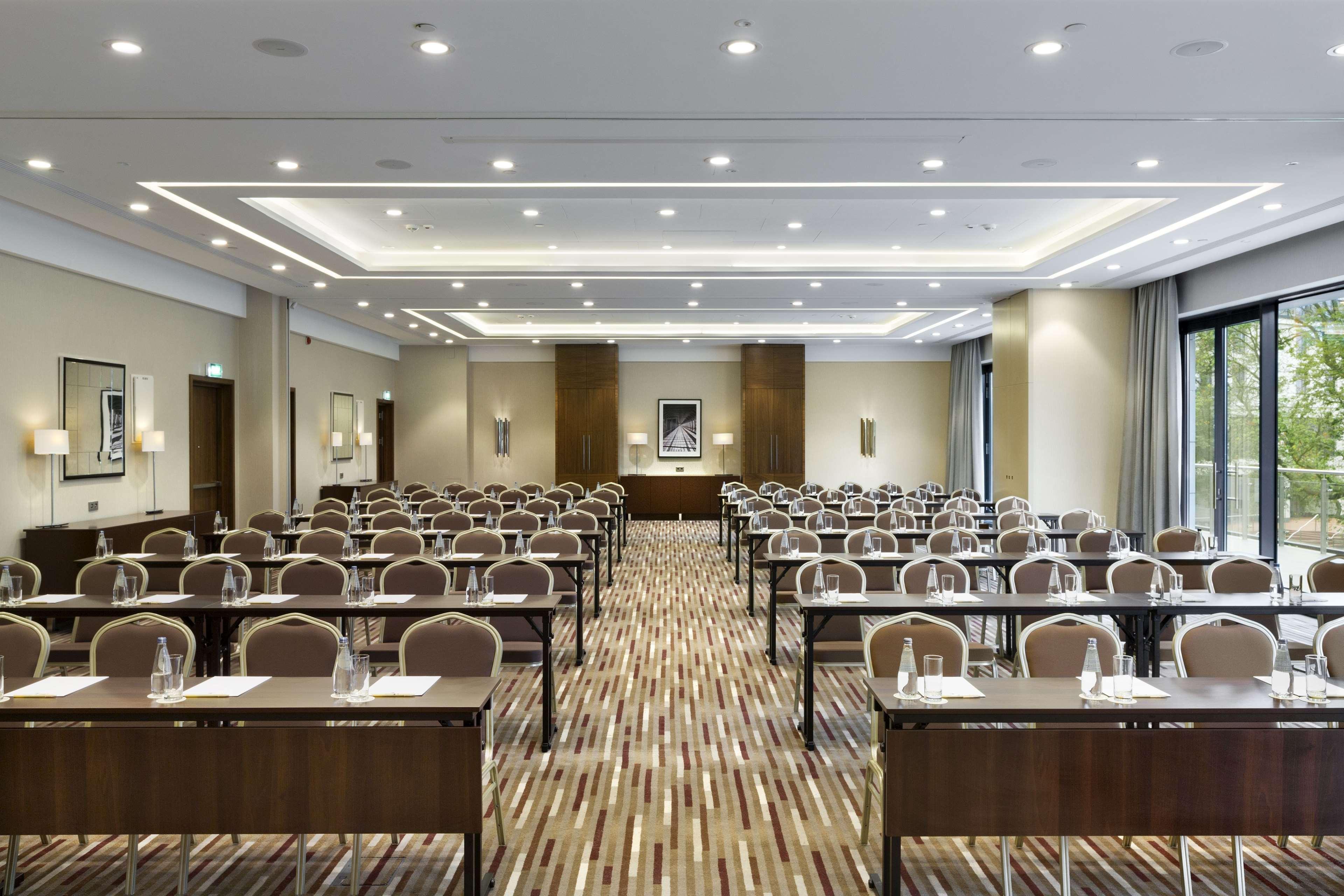 Doubletree By Hilton & Conference Centre Hotell