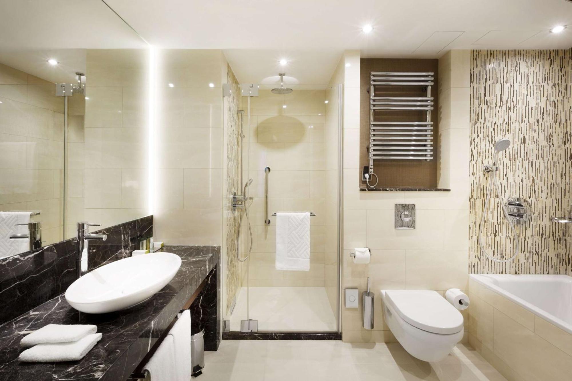Hotell Doubletree By Hilton & Conference Centre